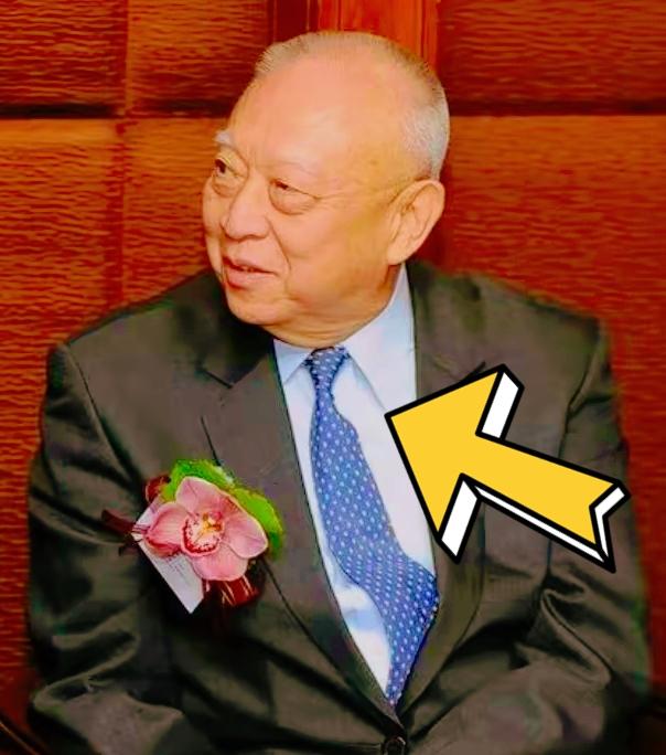 董建华与妻子赵洪娉共育三个孩子，履历都相当不简单！​长子董立均：名校毕业的学霸