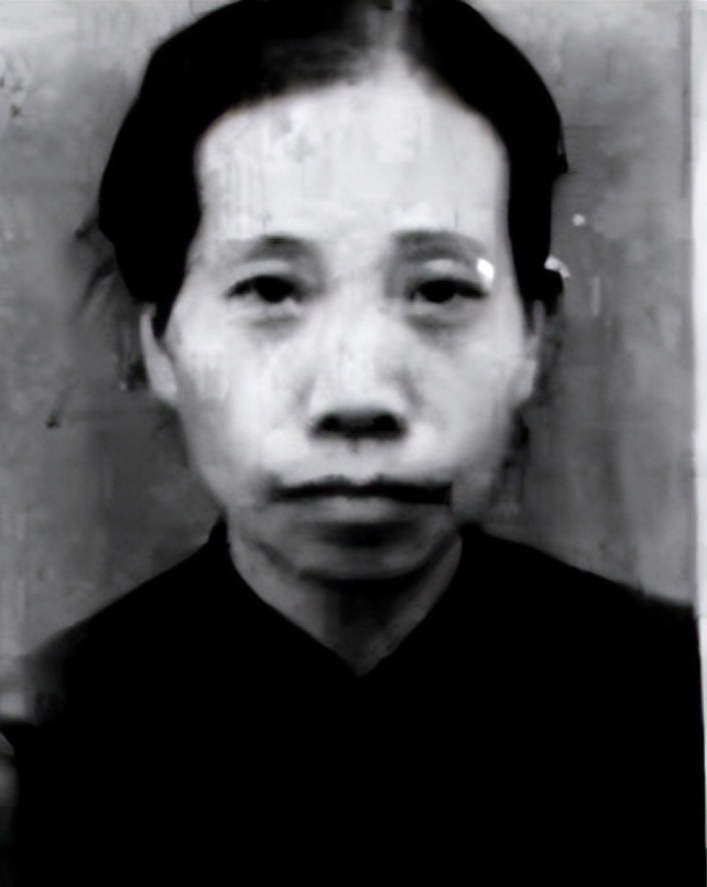 1938年，一位母亲带着儿子一起报名黄埔军校，招生负责人对母亲说她年龄超了近20