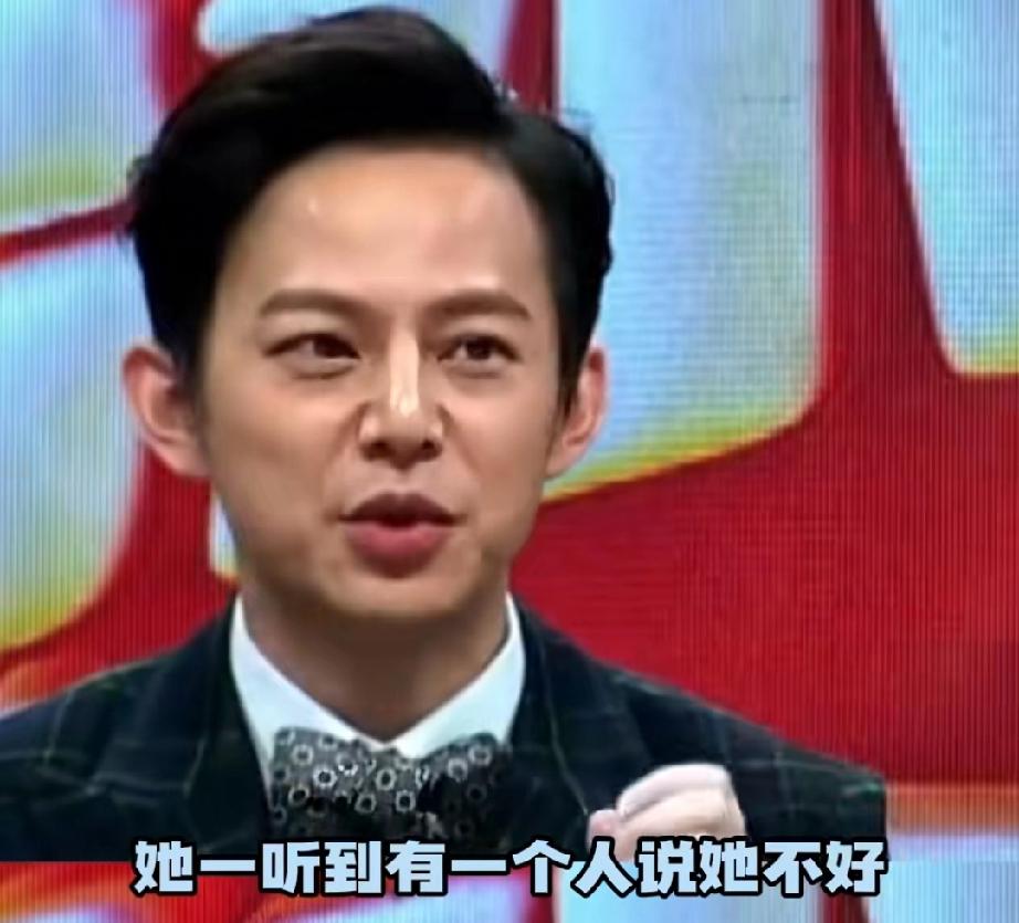 原来如此谢娜喜欢回应热搜，何老师说:“她听到有一个人说她不好就要辩驳，她先在草