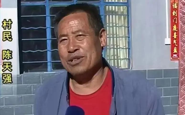 2000年，男子收留1个精神失常的老太太，谁料，老太太在他家，一住就是18年。老