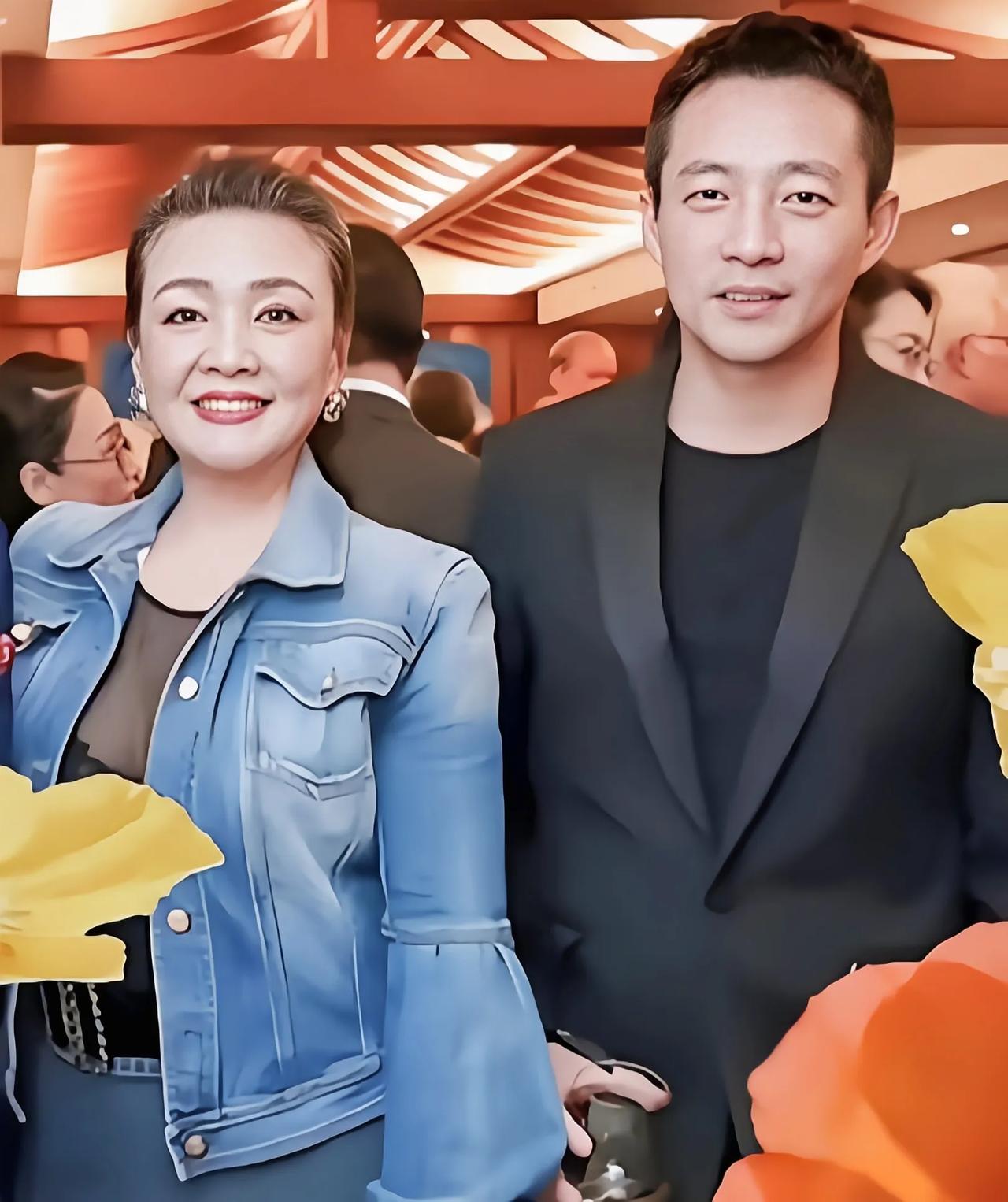 张兰大姐绝对是性情中人，和同母异父比她小10岁的弟弟感情深厚说起张兰，很多人