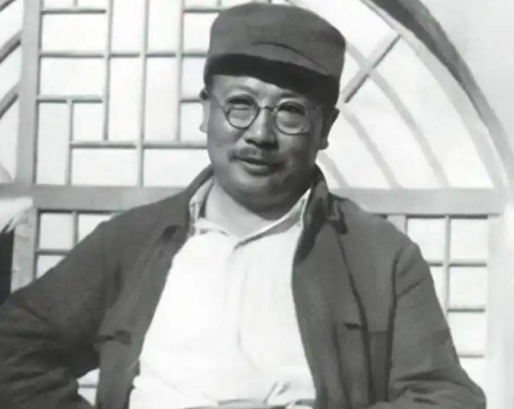 1943年，一个曾经背叛组织的人，走进了延安，主动找到了我党情报系统的核心人物李