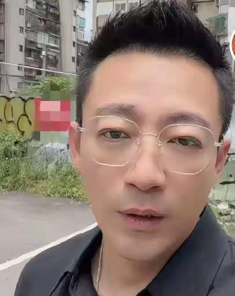 暑期如约而至，各家都在规划孩子的假期生活，小菲一家的暑期分工安排被网友扒出后，没