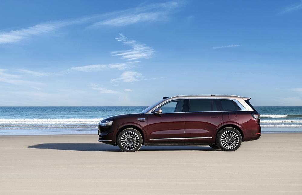 问界M9持续领跑的秘密，藏在“均衡”里很多人好奇，问界M9为什么能一直稳坐50