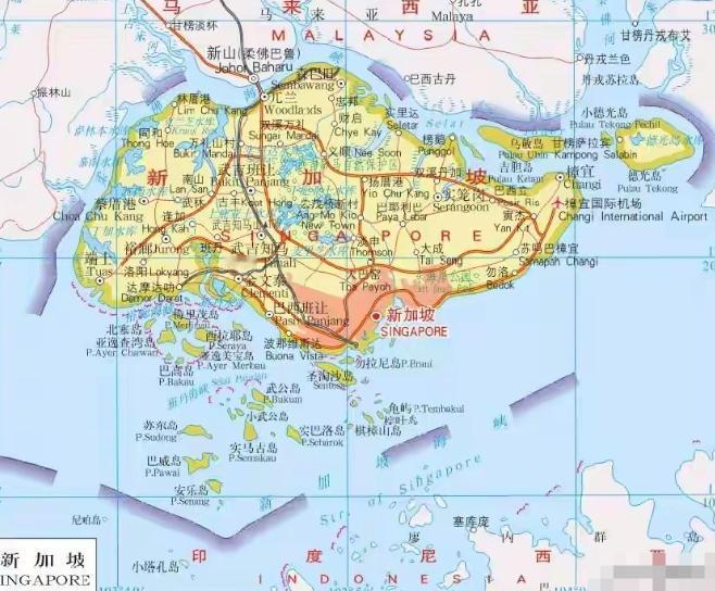 新加坡位于马六甲海峡的战略要地，马六甲海峡相当于是免费的高速公路，新加坡港口是优