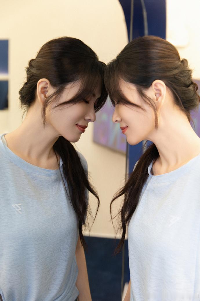 徐洁儿浪姐把妹王徐洁儿把妹王徐洁儿完全是浪姐把妹王来的...一出场身边总是有漂