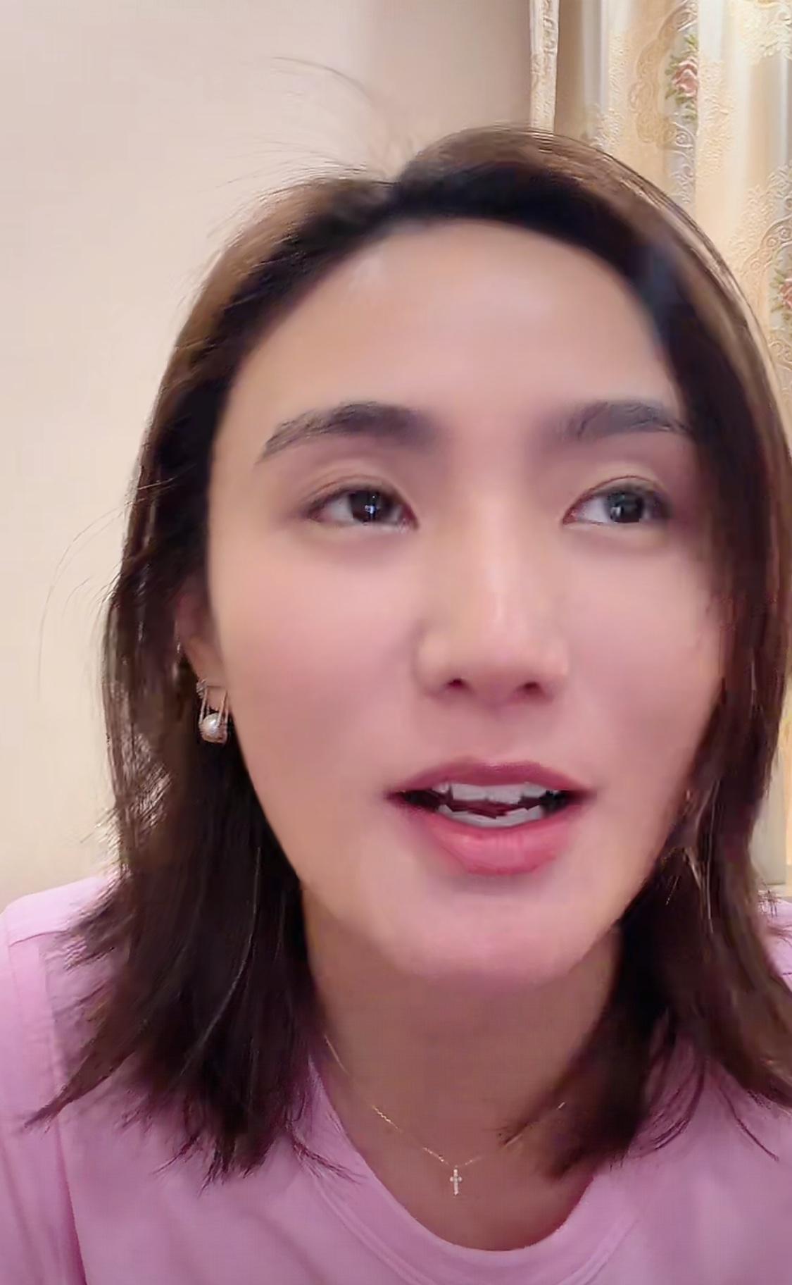 李亚鹏上热搜后，前妻嗨哈金喜开启了直播，并关闭了礼物打赏。所有人都让她打开礼物打