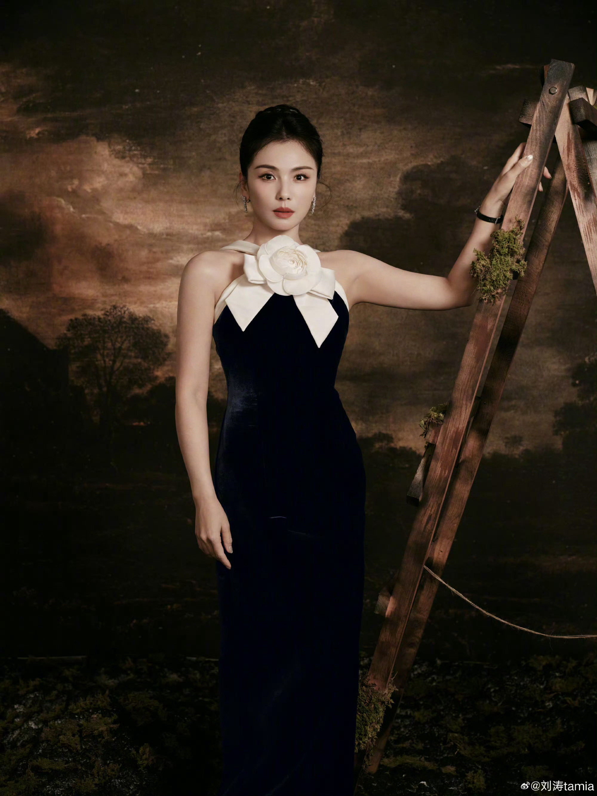 刘涛出花图的VOGUE造型好美!东方皮,美人骨,大气温婉不过如此了这声