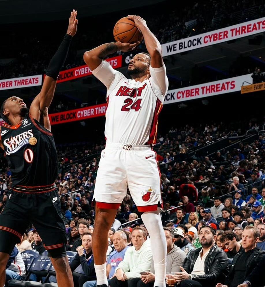 感谢快船！场均25.4分1.3抢断，鲍威尔剑指全明星和亿元大合同。快船裁员裁到