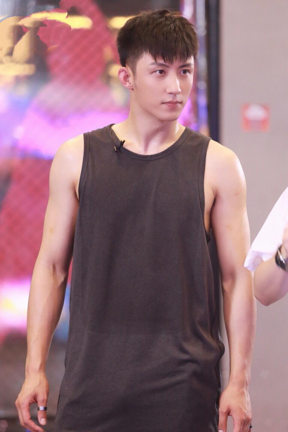 如果早期的黄景瑜饰演“小满”会怎样？刚开始知道黄景瑜饰演小满这个角色的时候，