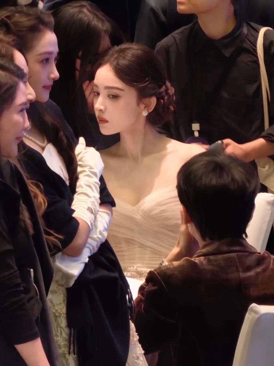 娜扎祖海礼服九头身直角肩少女背御姐脸软妹心软娇甜可御可软萌的姐姐出