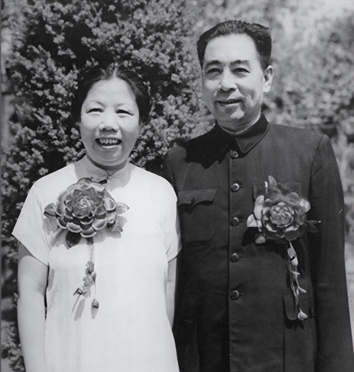 一次国宴时，外宾故意刁难周总理：“您见过世界上最美的女人吗？”没想到周总