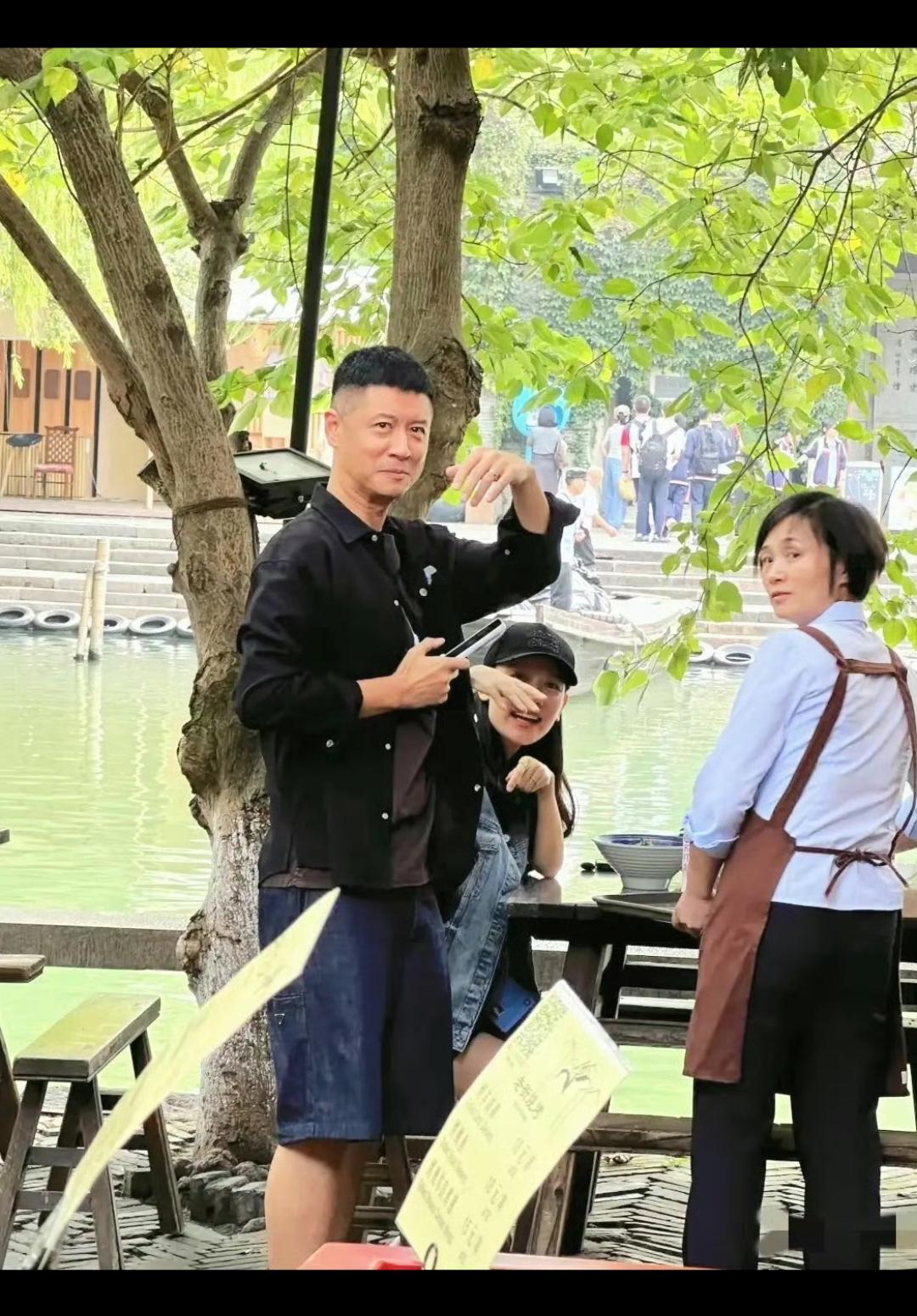 以前对他们挺有好感的！但是自从知道女的劈腿多年的男友，知道男的强势把姜妍的女主