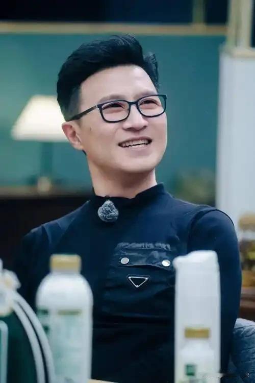 汪峰虽是渣男，但很有绅士风度理解你这种看似矛盾的评价。在大众的固有印象里，汪峰