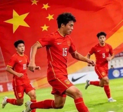 足球这个项目太神奇，也令人费解。就以本届U15东亚杯来说，香港首轮可以2：0赢韩