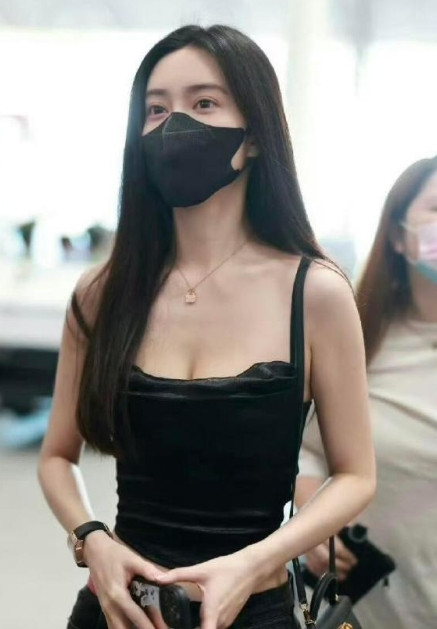 孟子义这衣服夏天穿肯定凉快