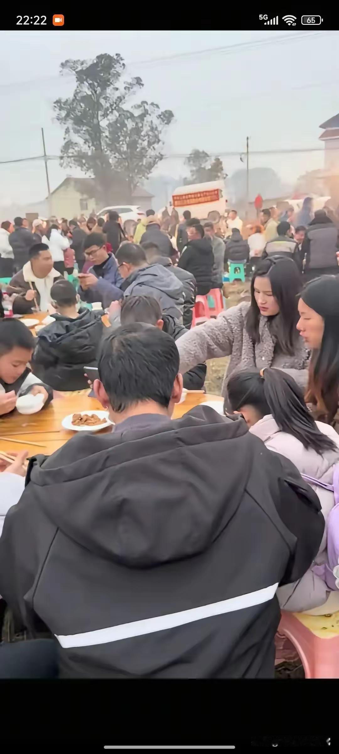 为啥现在的春晚无人问津，一个杀猪宴却闹的全网沸腾？人民不是不需要娱乐，需要的是接