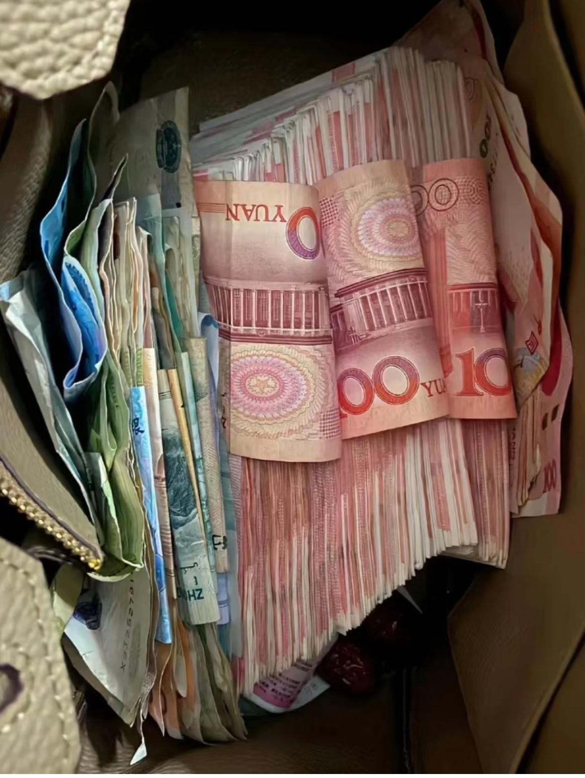 香港宏福苑一把大火，烧醒了多少“现金藏家”！朋友的父亲攥着20多万现金不肯