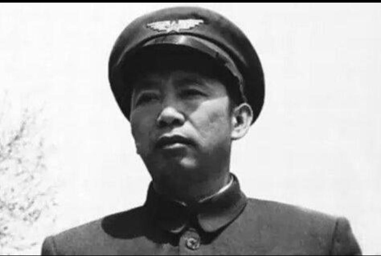 刘懋功回忆刘亚楼司令员二想想刘亚楼也不容易，当时每个野战军要提供五