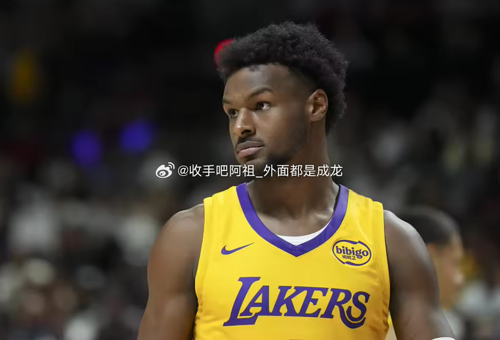 就在刚刚，据湖人队记RyanWard更新社媒表示，湖人已将布朗尼、巴夫金、克内克