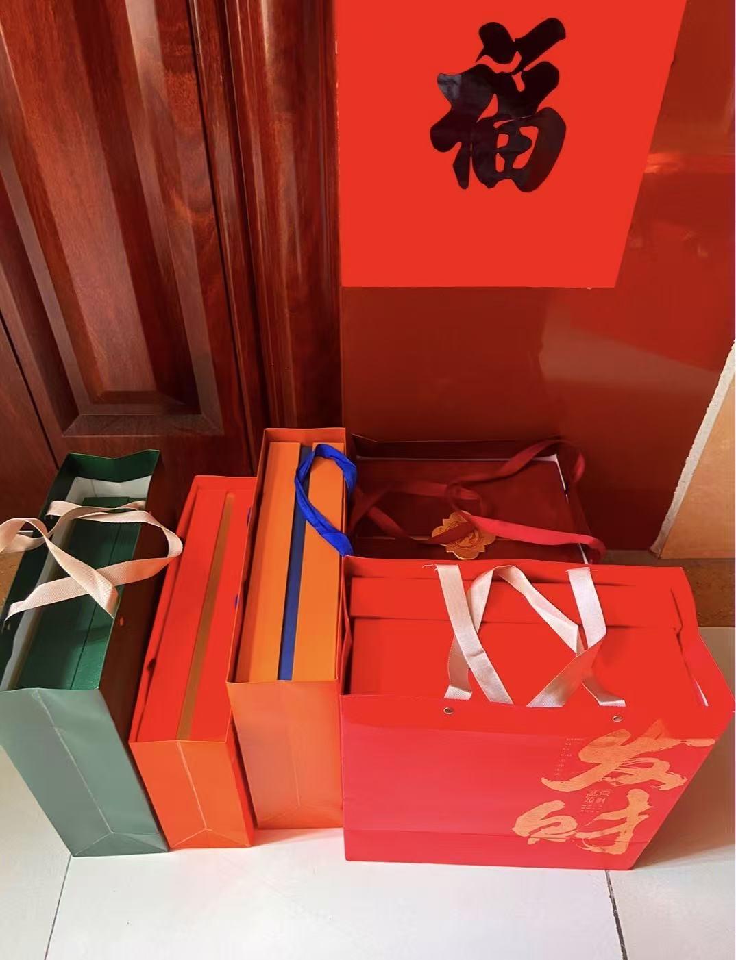 侄女谈恋爱半年了，她事业编，男孩公务员，两个人感情也很好，可第一次去婆家吃饭，奇