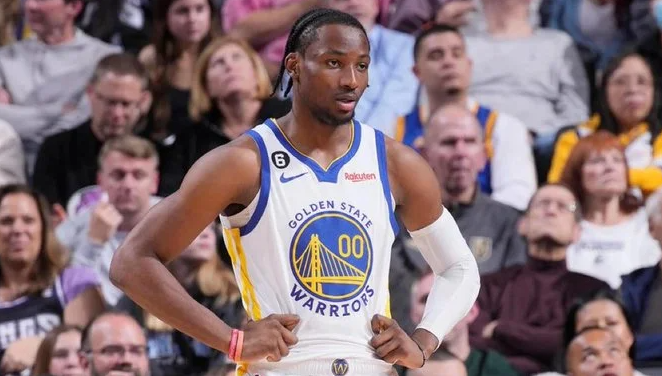 美媒Fullcourtpass更新社交媒体，转载BrettSiegel有关乔纳