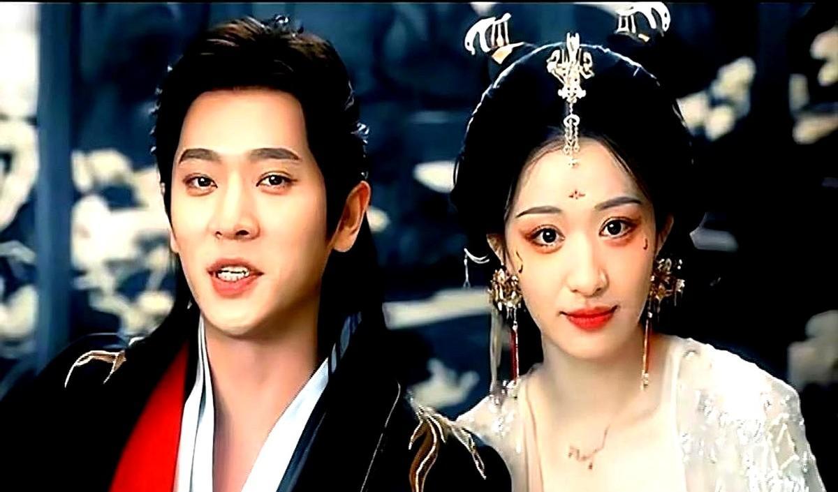 CP感的秘密，藏在你第一眼看不到的地方。不是脸，不是演技，得扒开衣服看骨头。