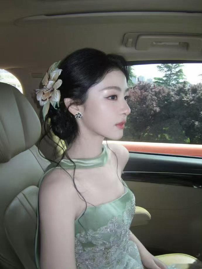 赵晴年度文化魅力人物雅致温婉自带古韵风骨，祝贺赵晴获评年度文化魅力人物，深耕影视