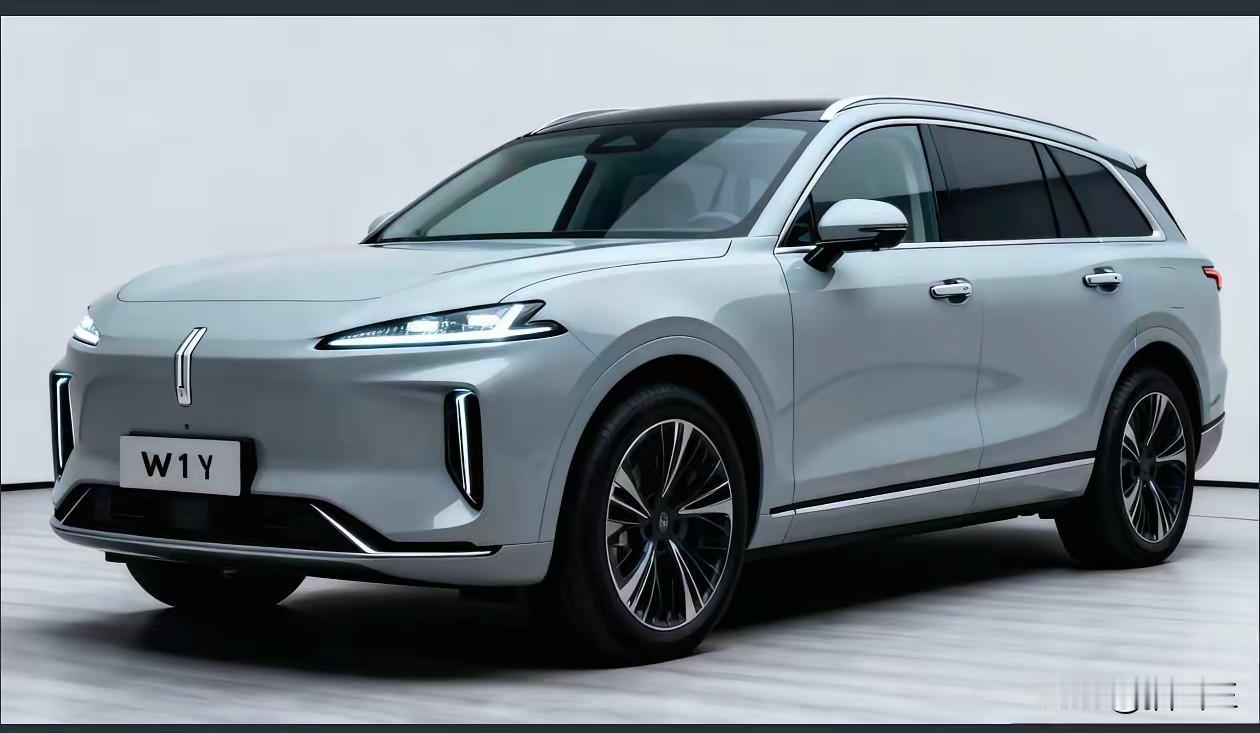 据说这是长城的新款SUV，总结下来一个缺点，两个优点！缺点就是车头前面的WE