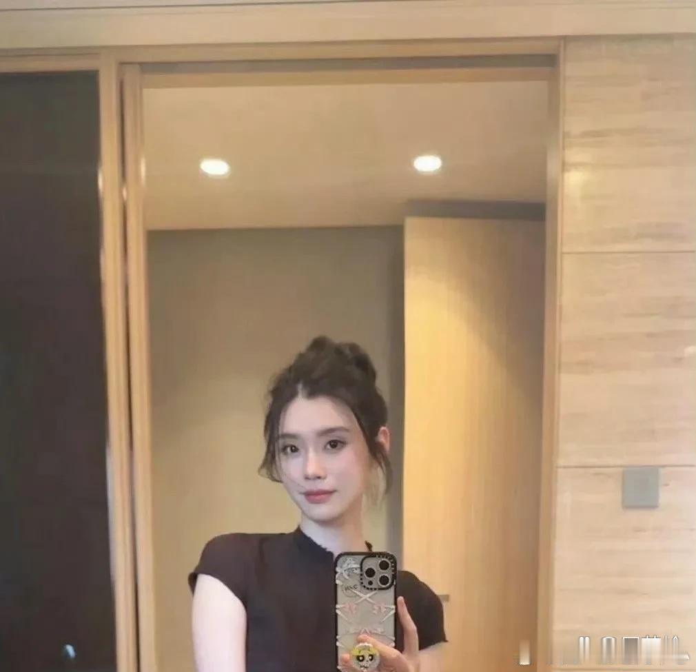 奚梦瑶现在的样子，感觉特别自信，有一种贵妇感…你觉的呢？