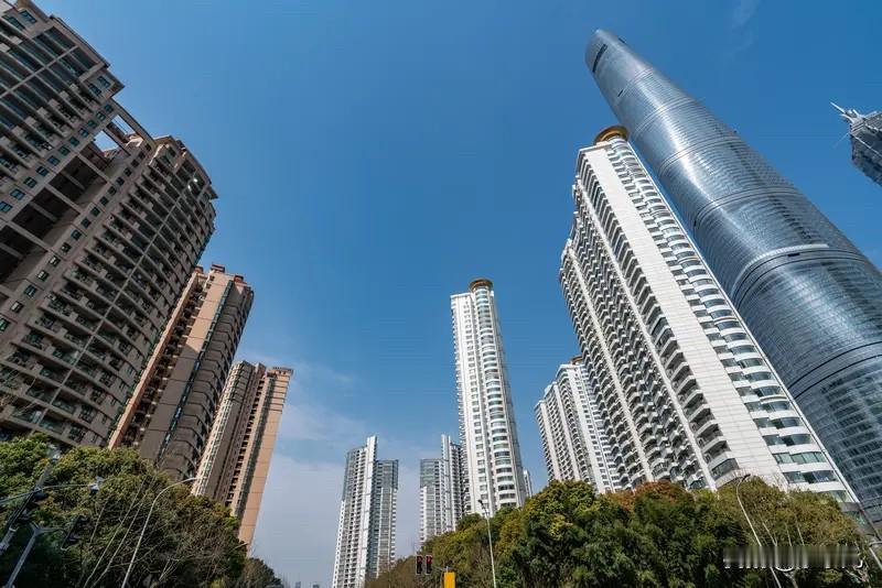 房产专家说北京、上海房价三年内将会大涨30%。如果房产专家的话成真的话，那么这