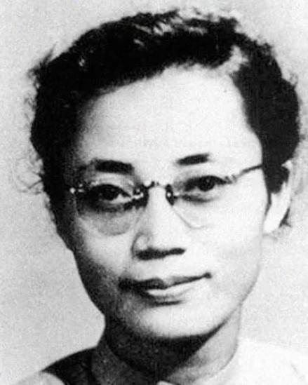 1950年，台湾一名女地下党在宿舍被捕，临走前祈求道：“我一个女人家，总得让我带