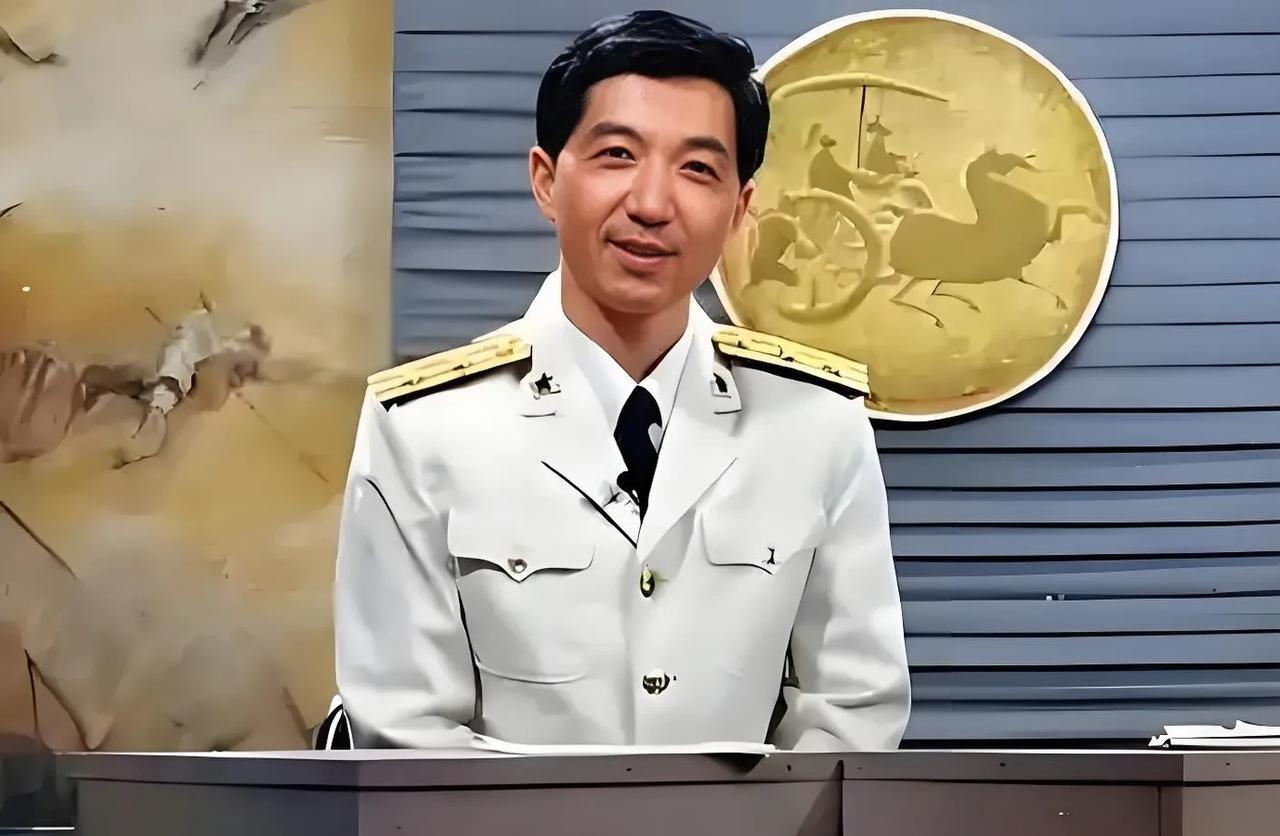 从“战忽局局长”到“退休老头儿”，专注于国防教育工作的“局座召忠”，再一次完成了