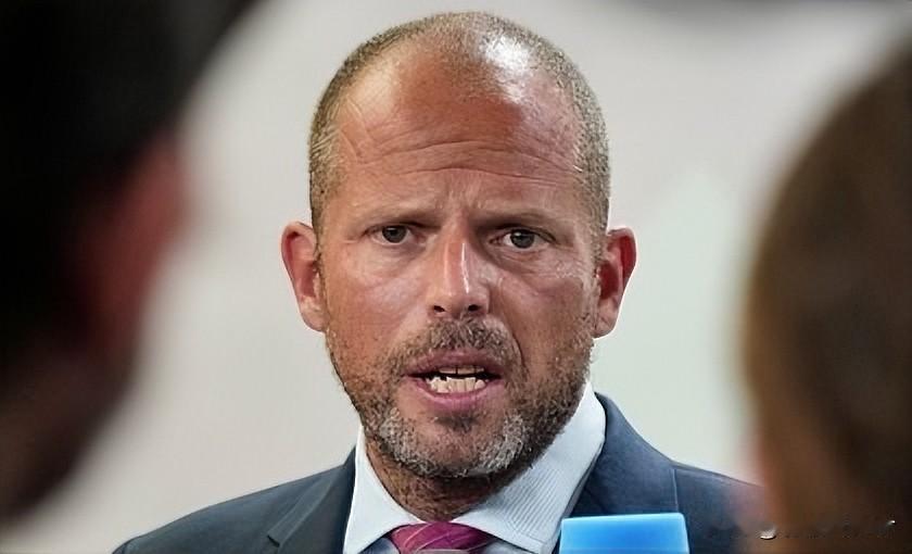 这才是清醒的！比利时国防部长弗兰肯接受媒体采访时说，关于格陵兰岛，如果真到了那一