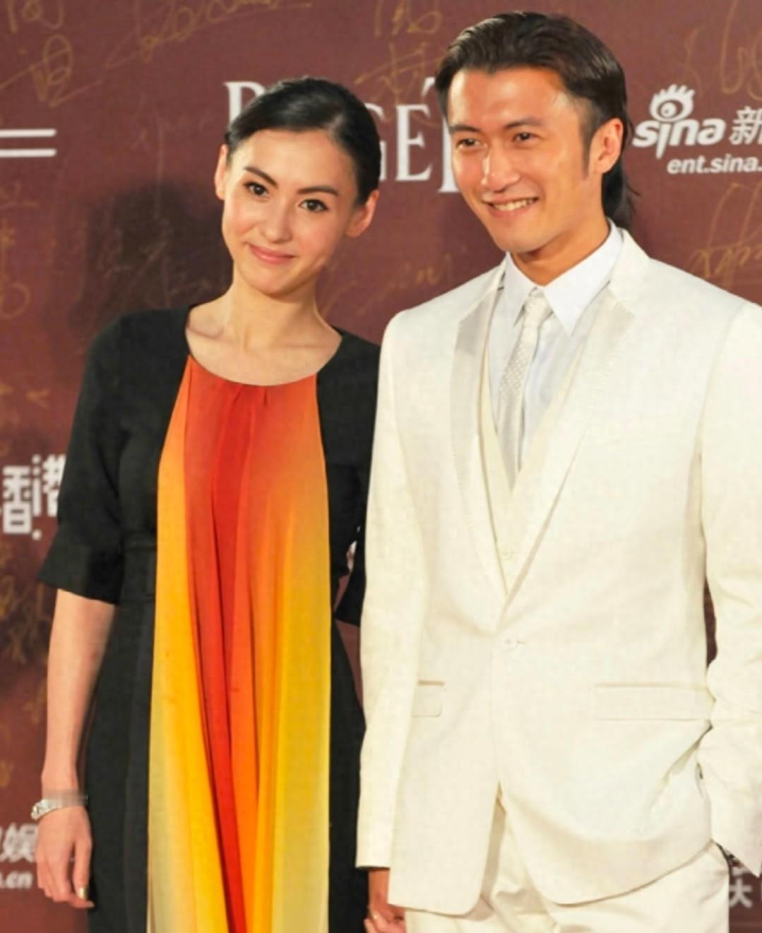 谢振轩现身机场，母子同行澳洲，背后真相竟是这样。张柏芝带着三个儿子在机场被拍，