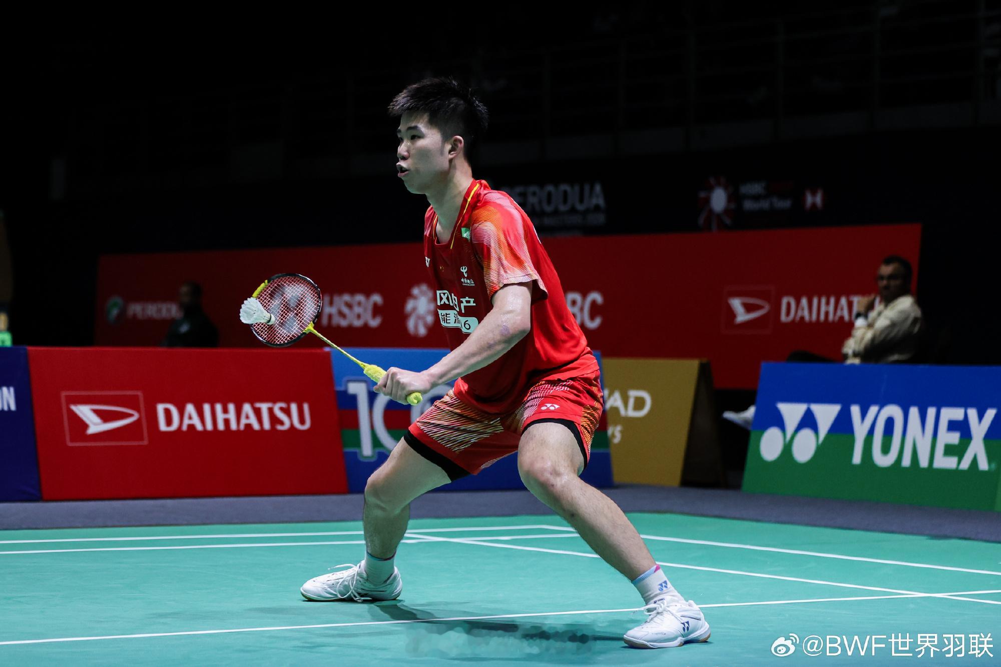 2026新加坡羽毛球公开赛男单首轮，21-17、21-14战胜，晋级1...