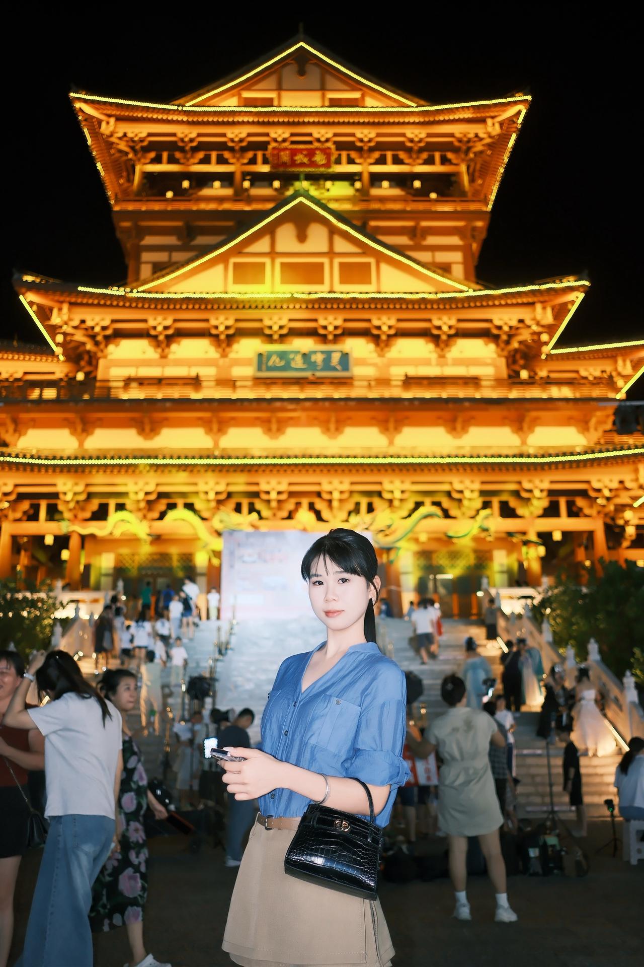 古镇的夜晚＇随手拍两张古城夜色撩人美如画氛围感拉满的夜晚治愈系夜景分享这座