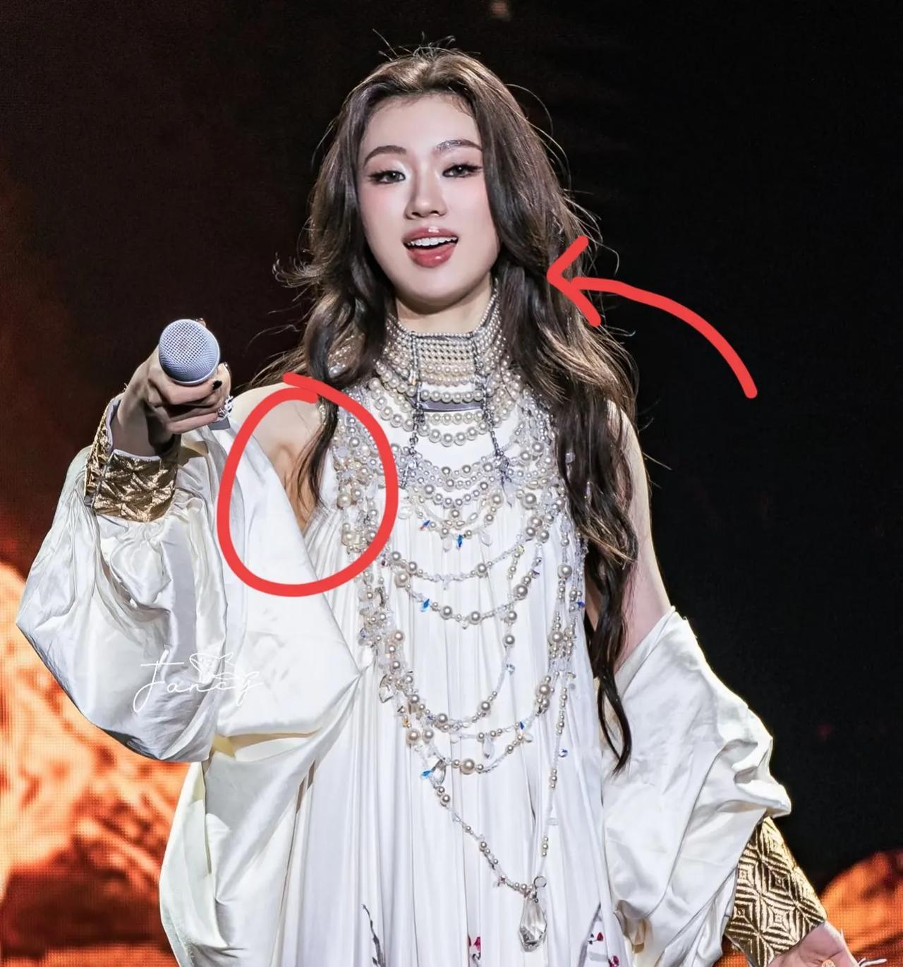 万万没想到，单依纯竟然是这样的人！不查不知道，一查吓一跳，单依纯竟然多次在演唱