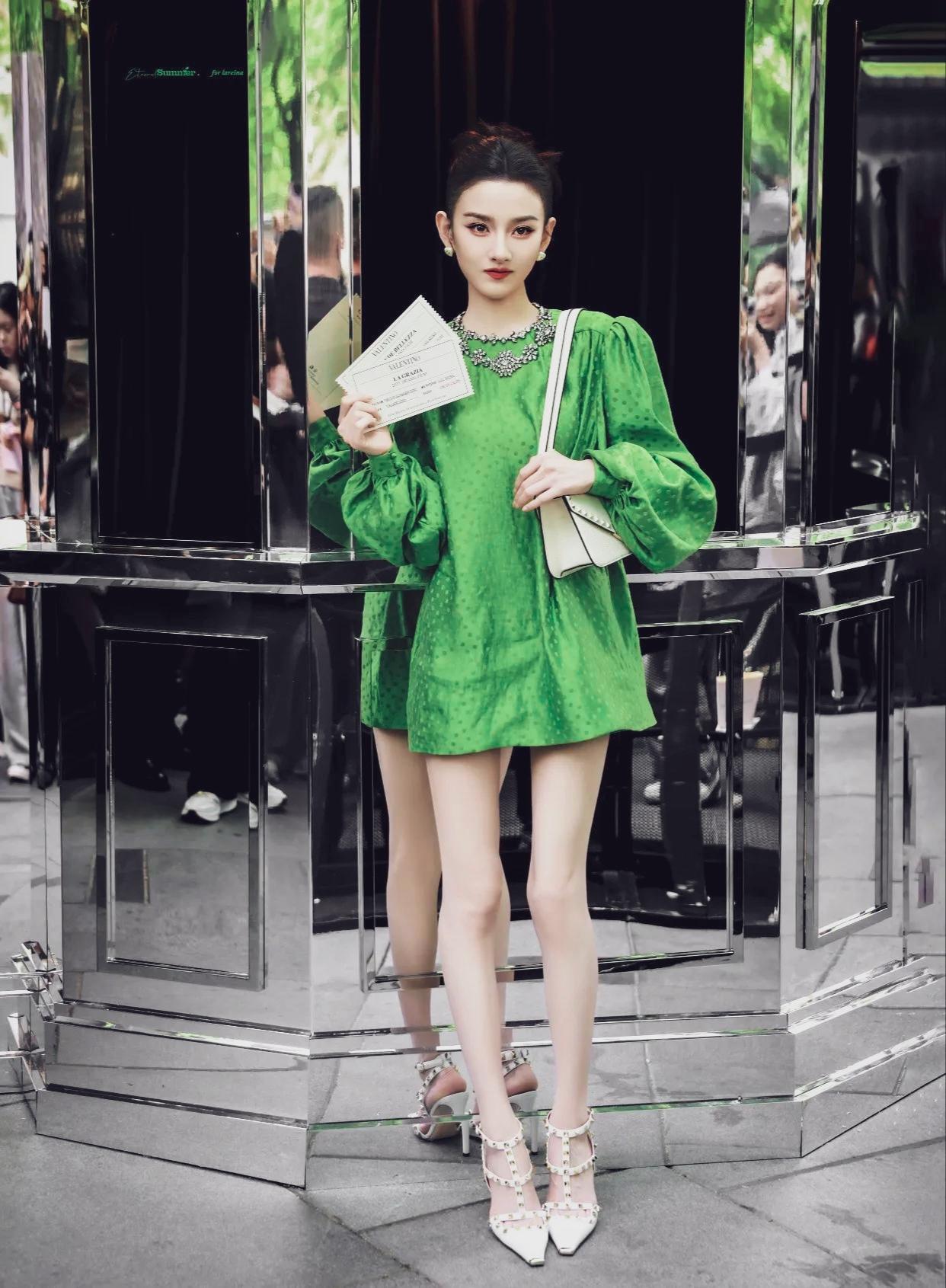 宋祖儿很美，但是太瘦了，已经到了吓人的地步。