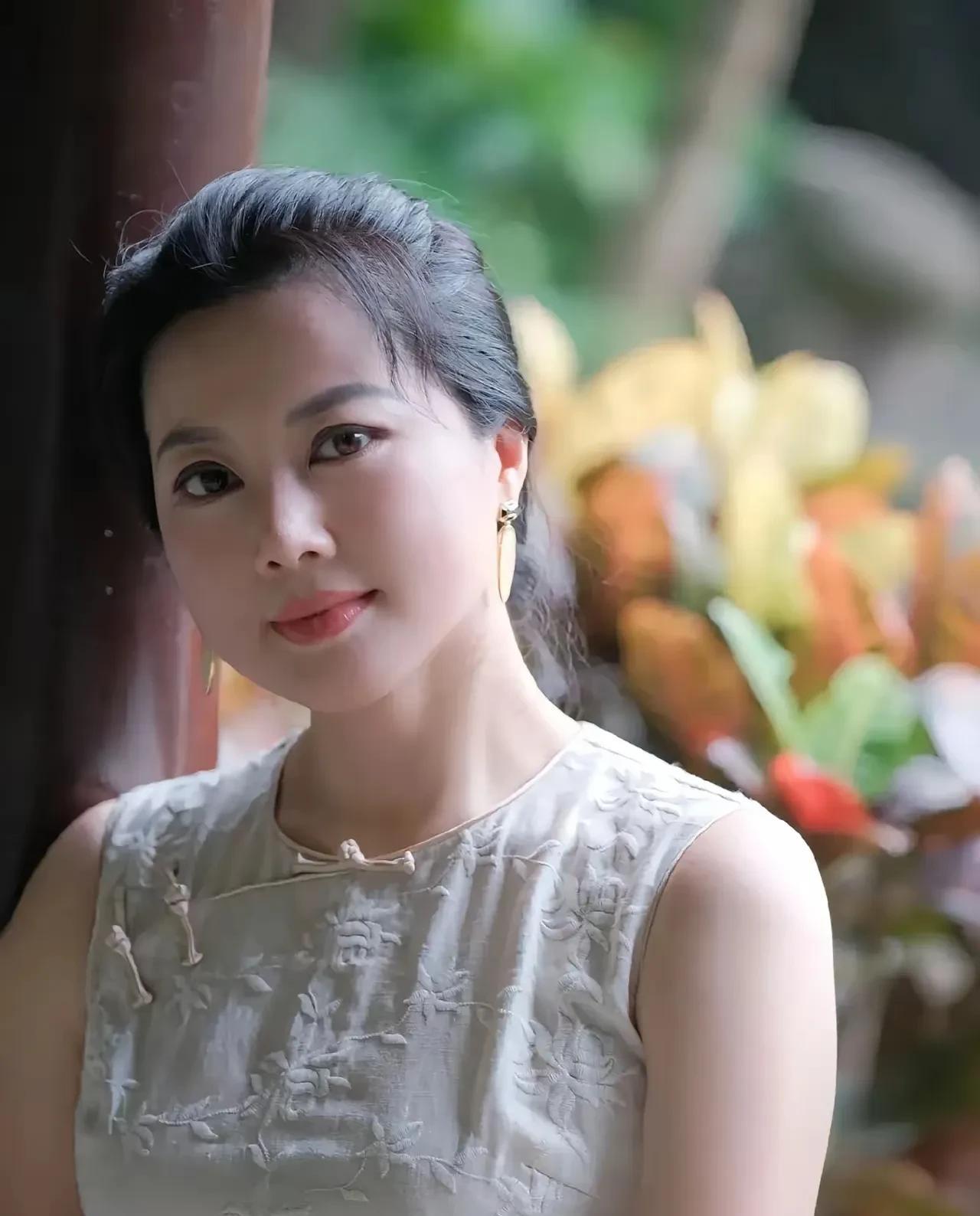 发现了没一个女人为了金钱抛弃了深爱她的穷男人而当她和富男人在一起的时候富