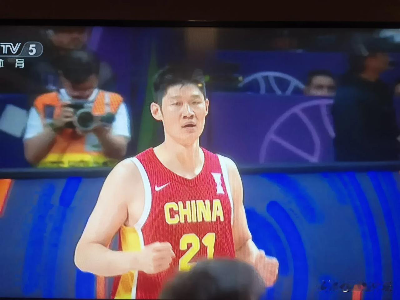 亚洲杯男篮决赛，竟然出现了这样的一幕，太不可思议了！31比17，中