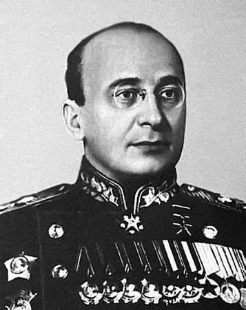 1953年，苏联最高法院宣布判二号人物贝利亚死刑，理由是背叛祖国。明明是苏联的二