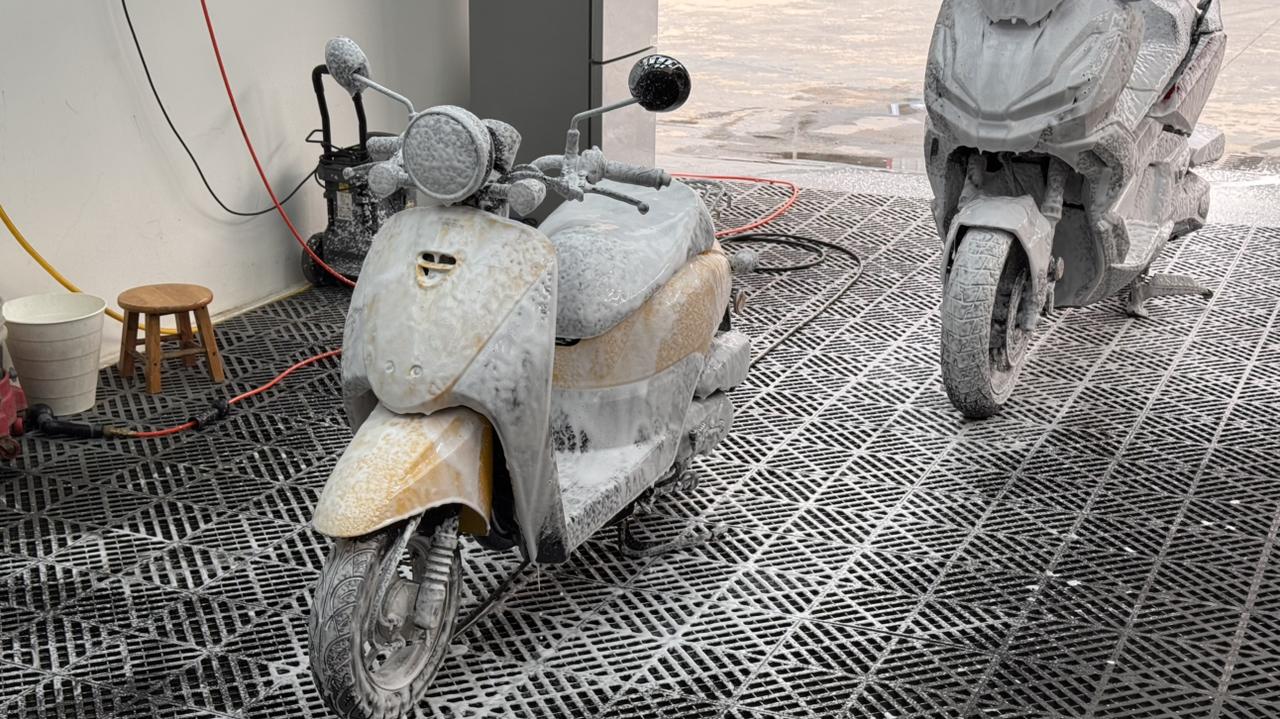 突然想起，还有不到20天就过年啦要提前陆续把车洗干净了…不然春节会悄悄来到身