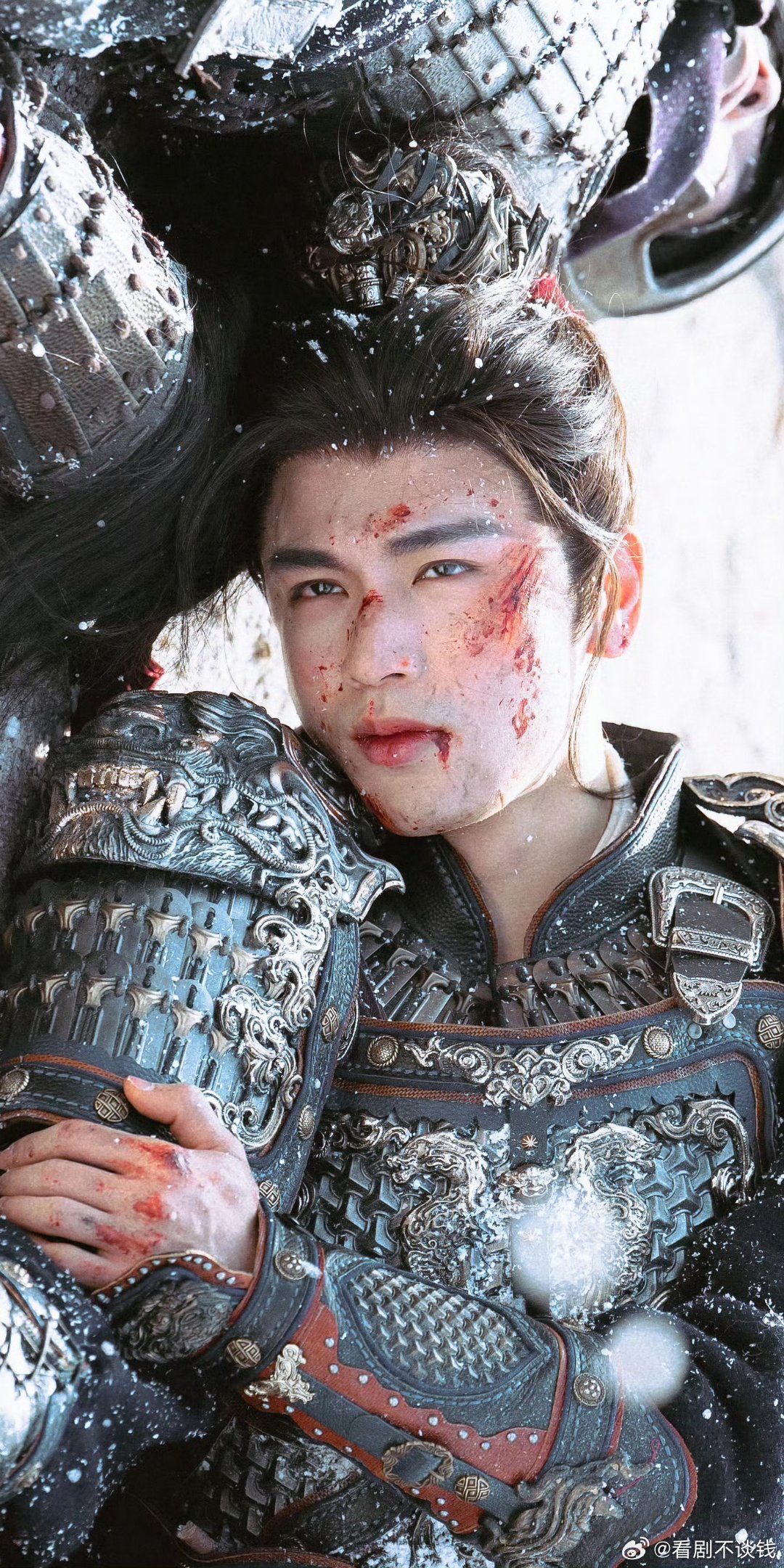 沉浸式欣赏张凌赫逐玉谢征的顶级建模每一张都适合当壁纸谁懂