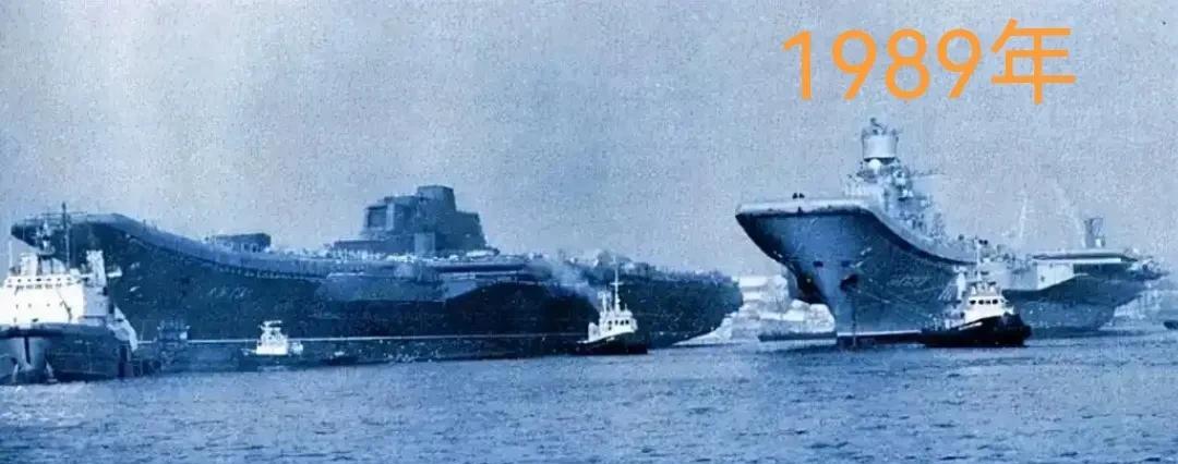 1989年，在乌克兰黑海造船厂，瓦良格号和库兹涅佐夫号，两艘航母下水试航期间，留