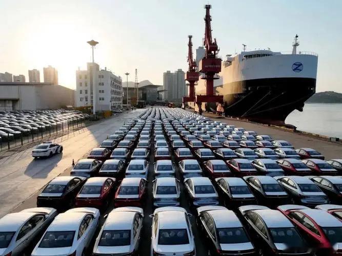 今年我国汽车出口有望达到700万辆去年我国汽车出口量达640万辆，按照10%的