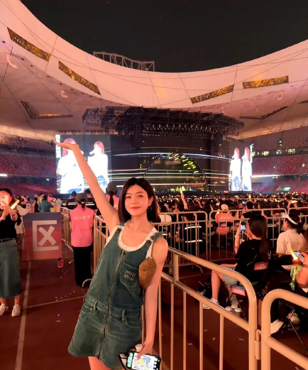 陈妍希说孙燕姿就是绿光，如此的唯一！6月14日上午，陈妍希在社交媒体发文，谈到
