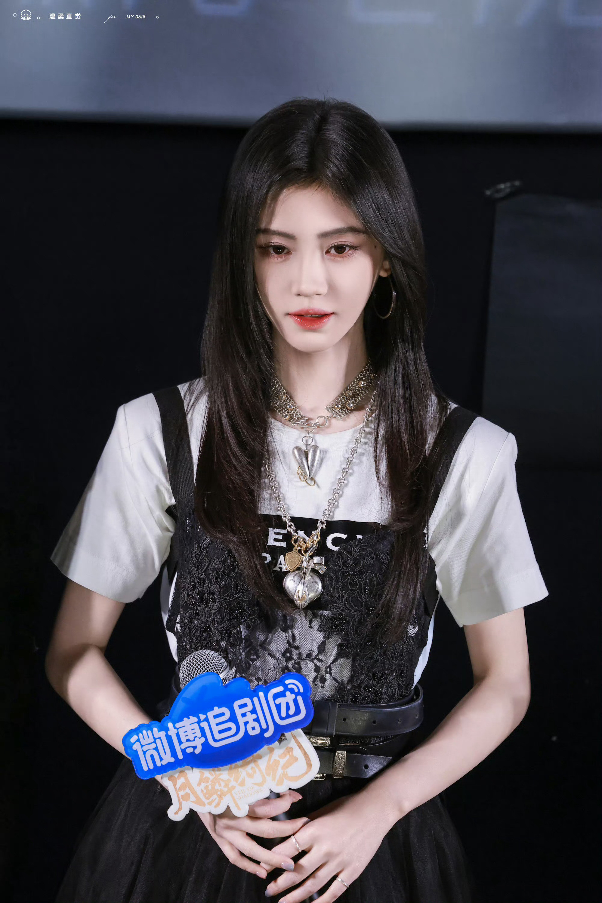 姐姐媚我😉😉鞠婧祎露‬芜衣鞠婧祎你是不是想陷害姐姐