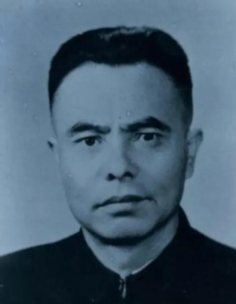 1957年，许世友的老部下徐永卿去上海出差，坐公交车路过菜市场，车窗外一个提着竹