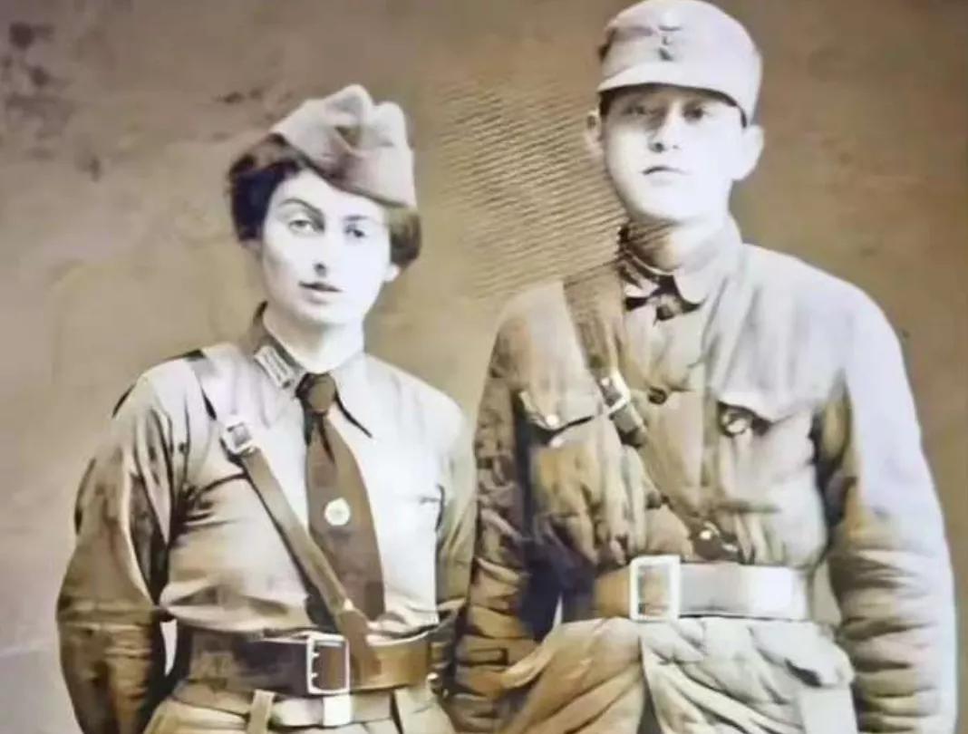80年代，一位德国老奶奶在德国一家中餐馆结账时，问服务员是哪里人。服务员说是武汉